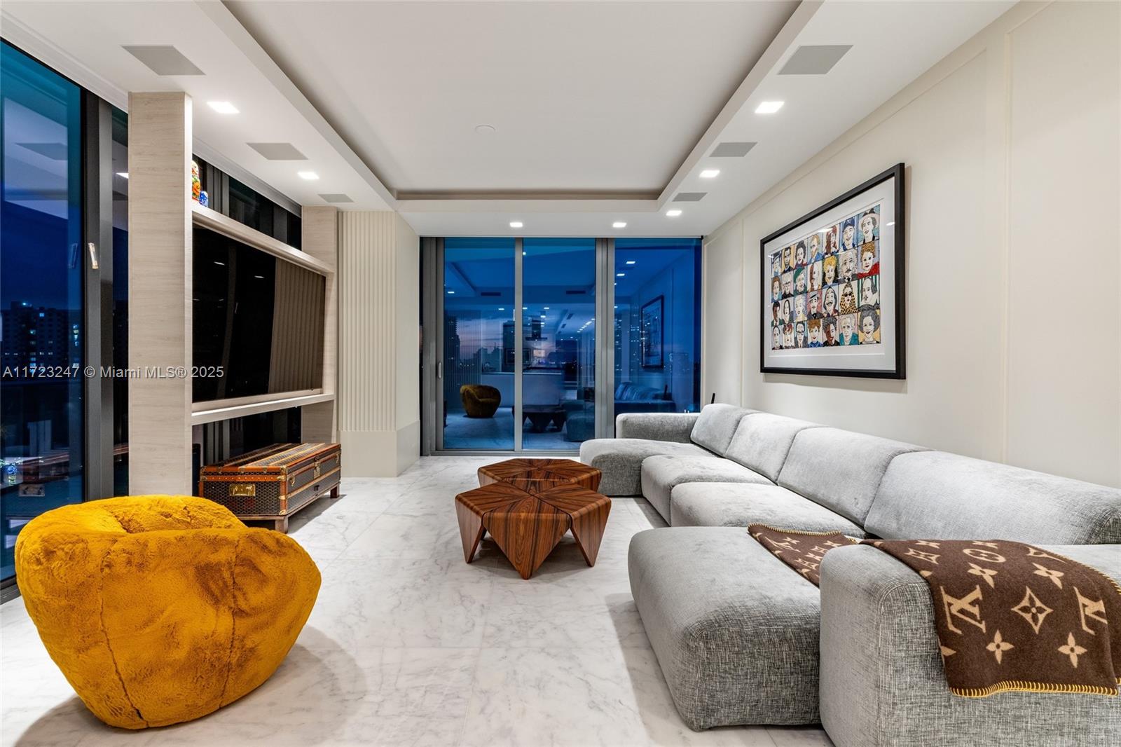 REGALIA CONDO - Residential