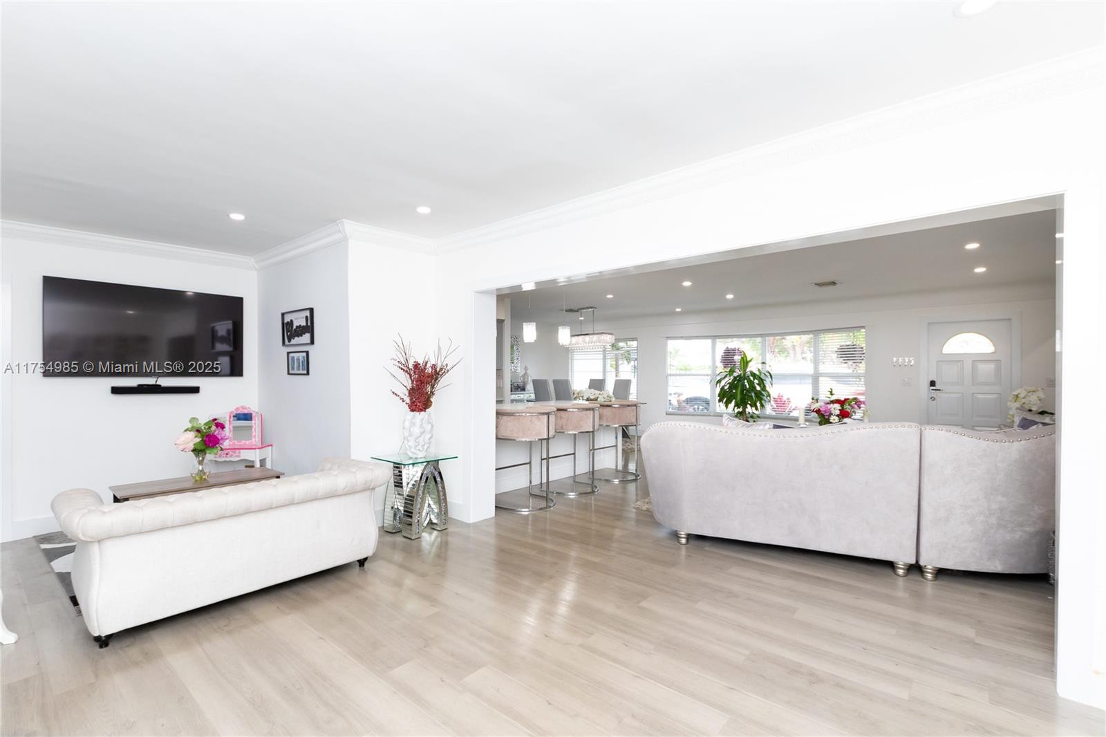 COUNTRY CLUB VILLAGE SEC - Residential Lease