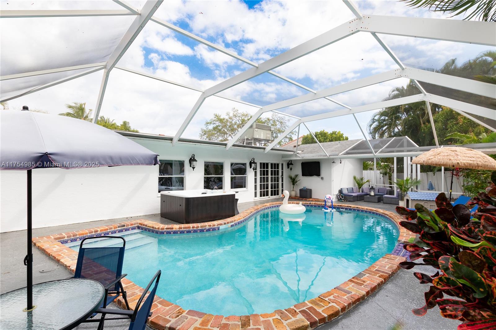 COUNTRY CLUB VILLAGE SEC - Residential Lease