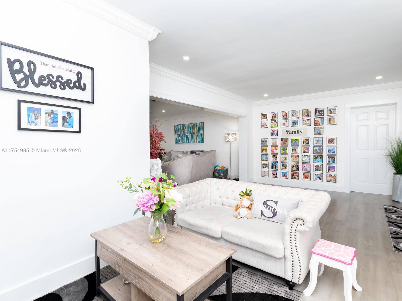 COUNTRY CLUB VILLAGE SEC - Residential Lease