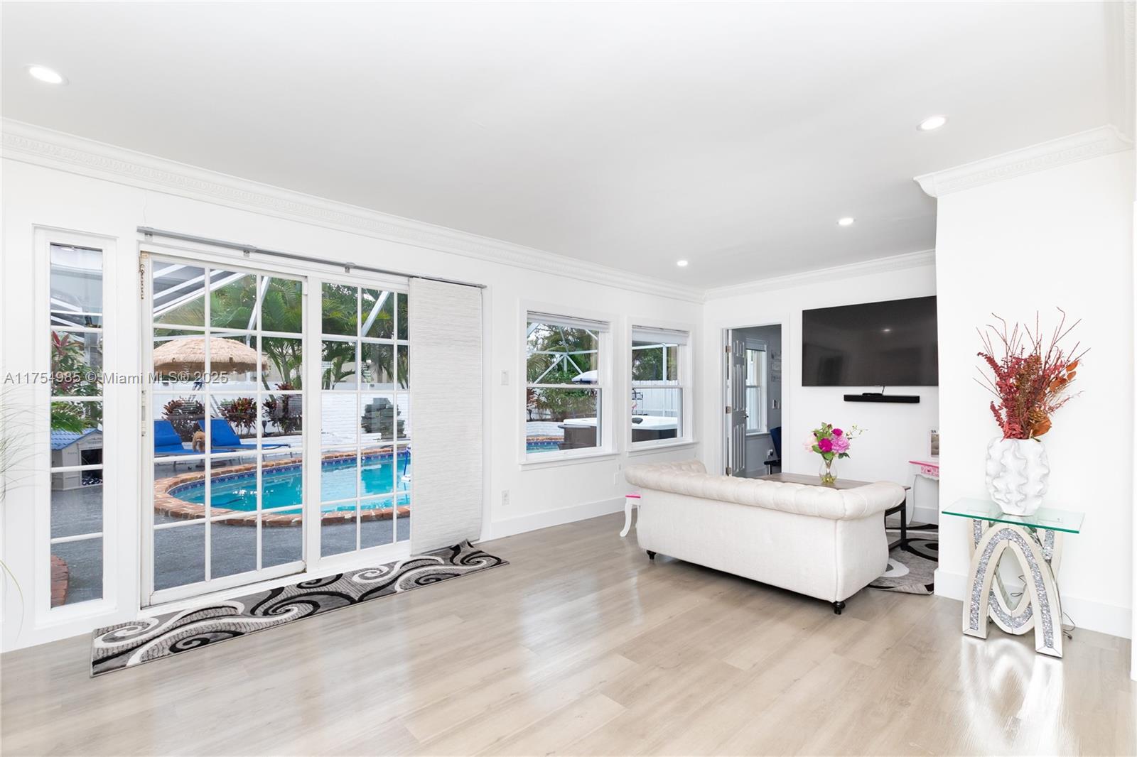 COUNTRY CLUB VILLAGE SEC - Residential Lease