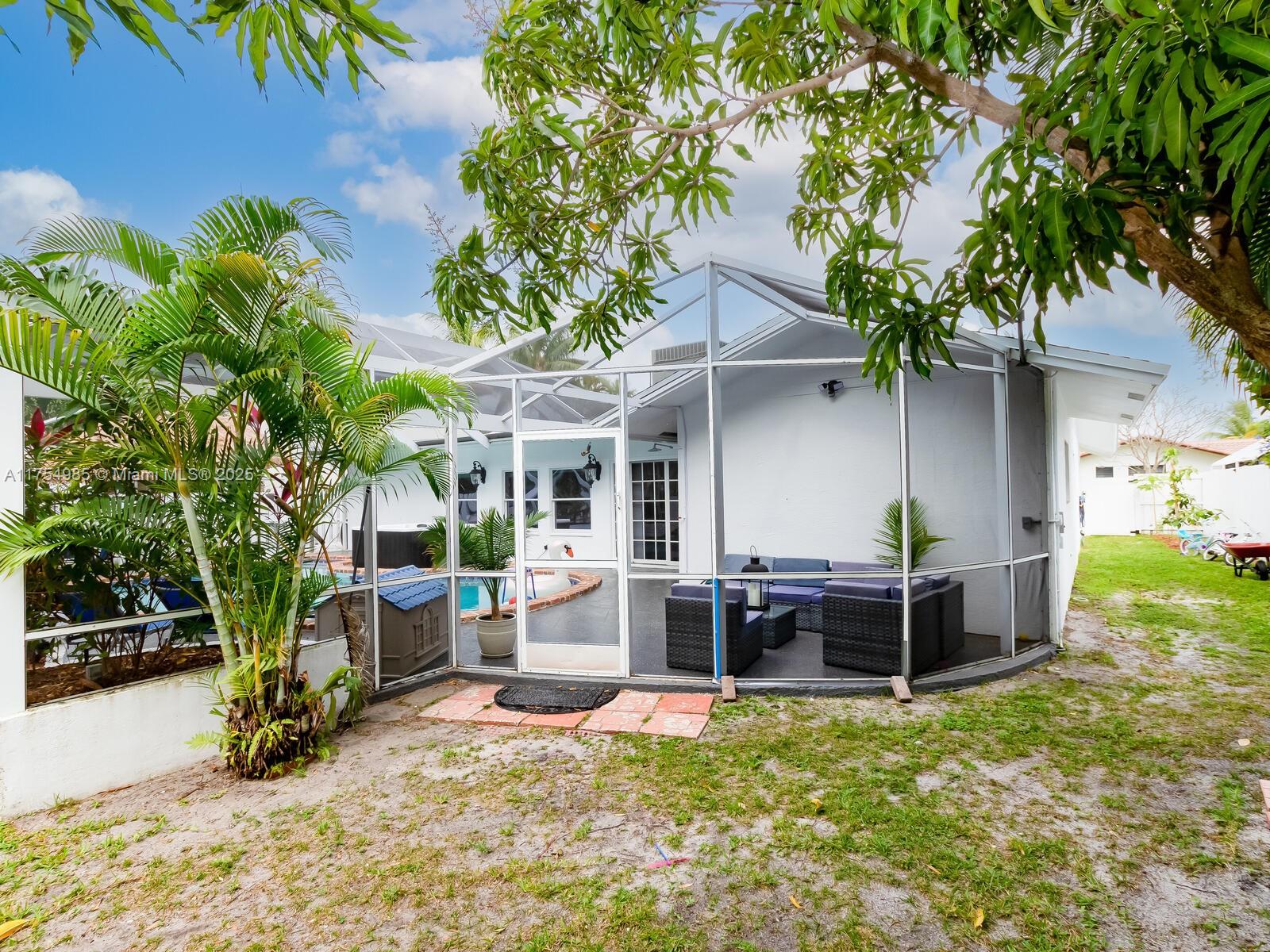 COUNTRY CLUB VILLAGE SEC - Residential Lease