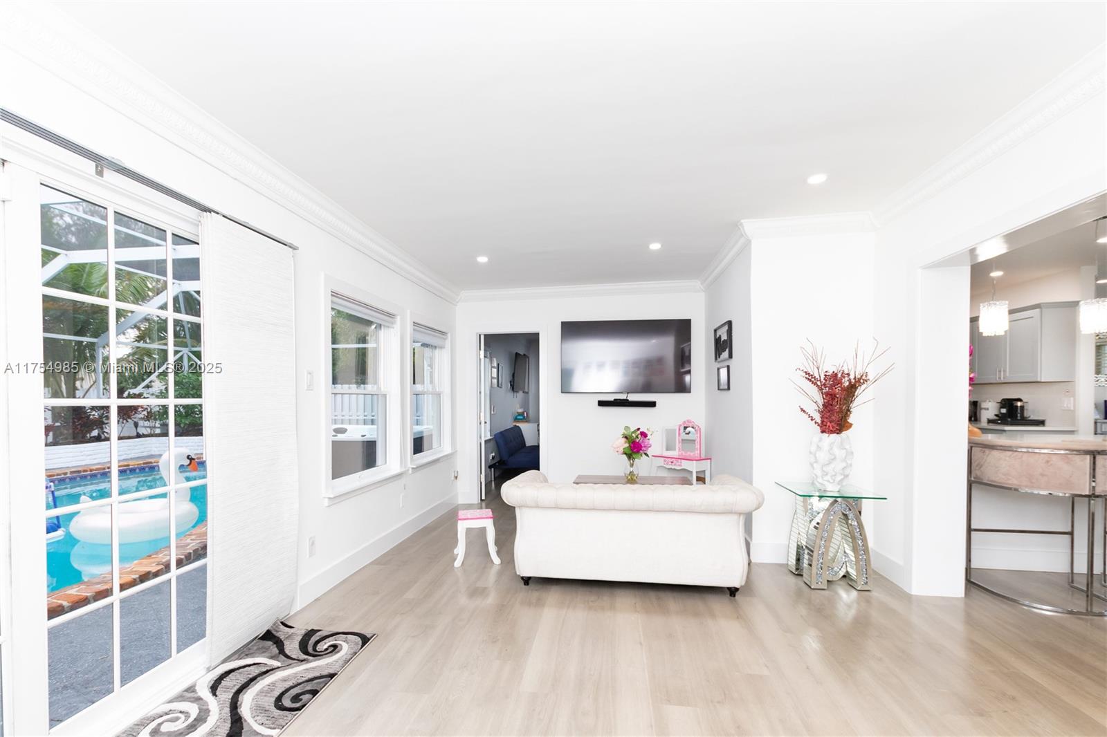 COUNTRY CLUB VILLAGE SEC - Residential Lease