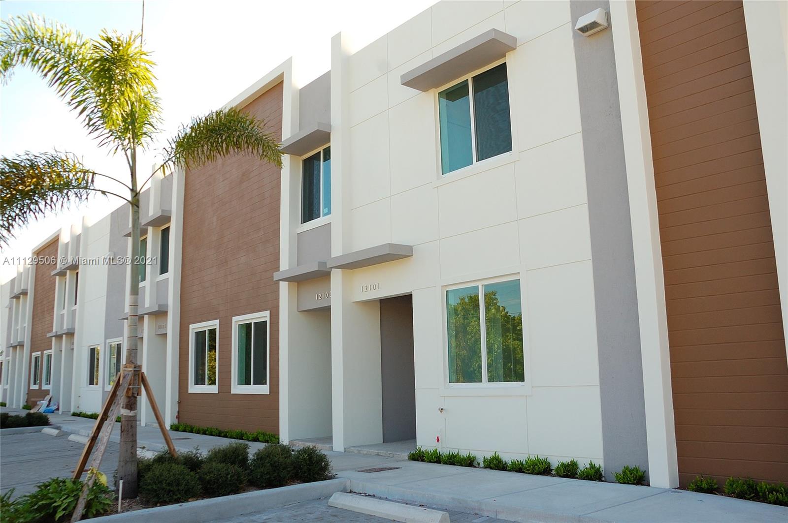EAST OF 5TH TOWNHOMES - Residential Lease