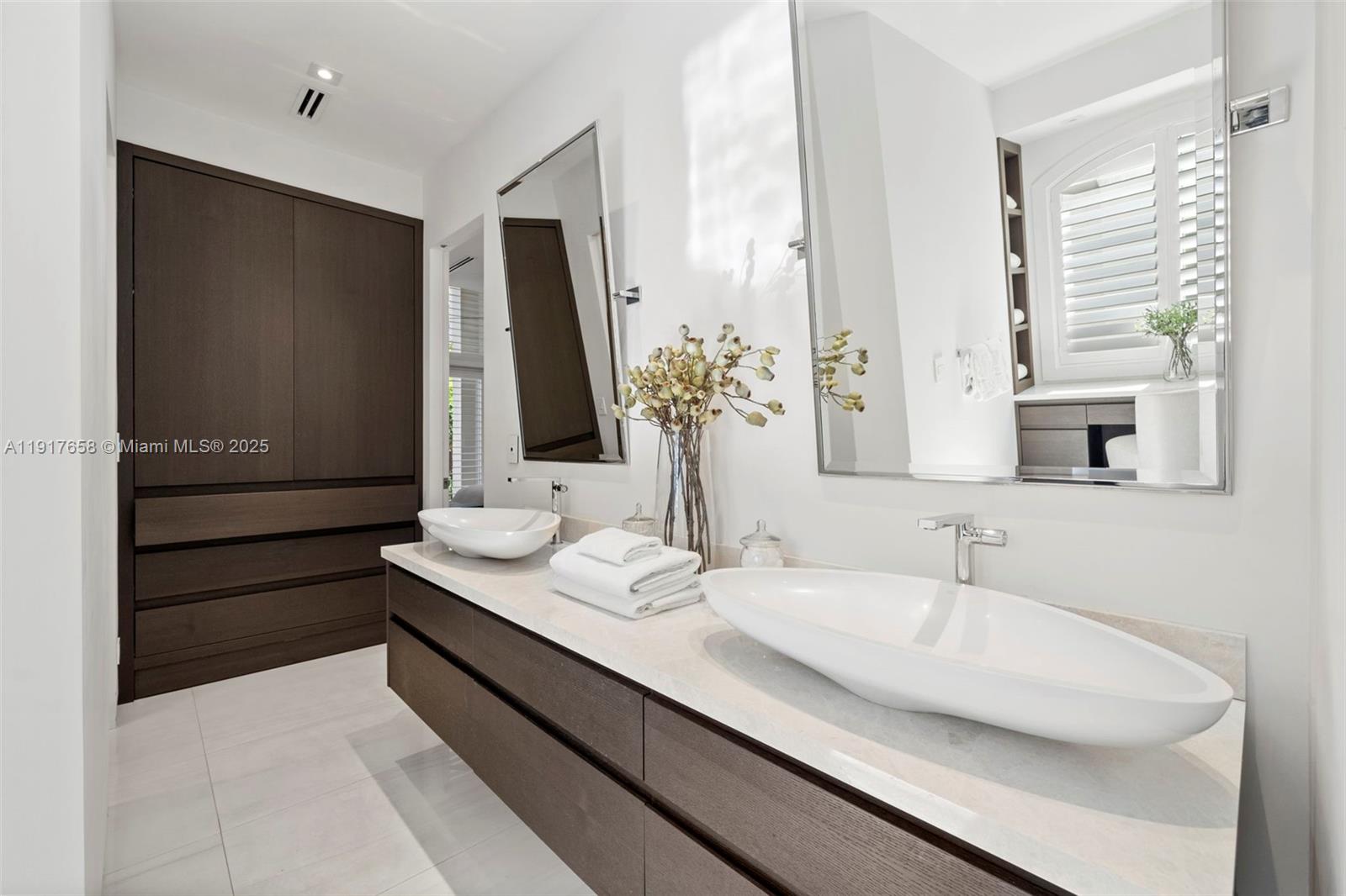 OAK LANE - Residential