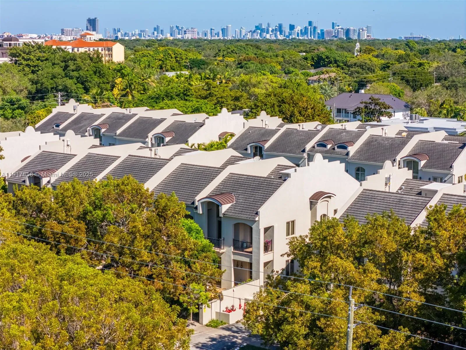 Miami, Florida 33143, United States, 3 Bedrooms Bedrooms, ,5 BathroomsBathrooms,Residential,Active,247049