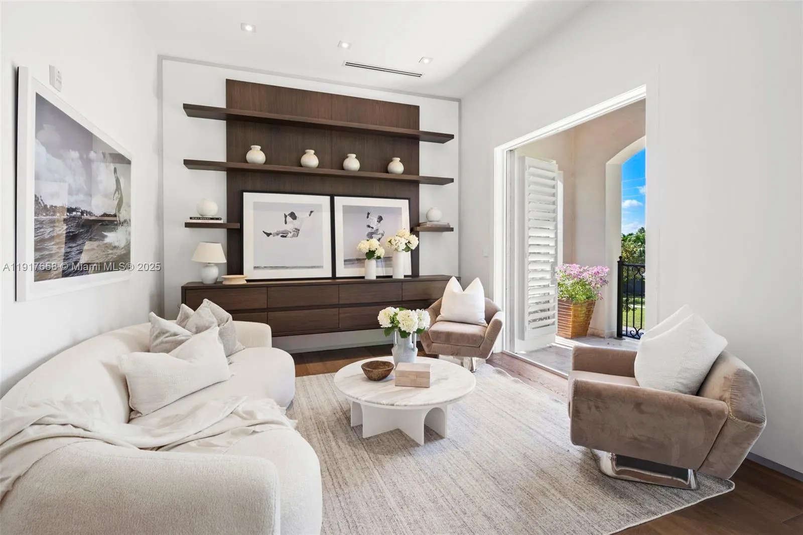 Miami, Florida 33143, United States, 3 Bedrooms Bedrooms, ,5 BathroomsBathrooms,Residential,Active,247049