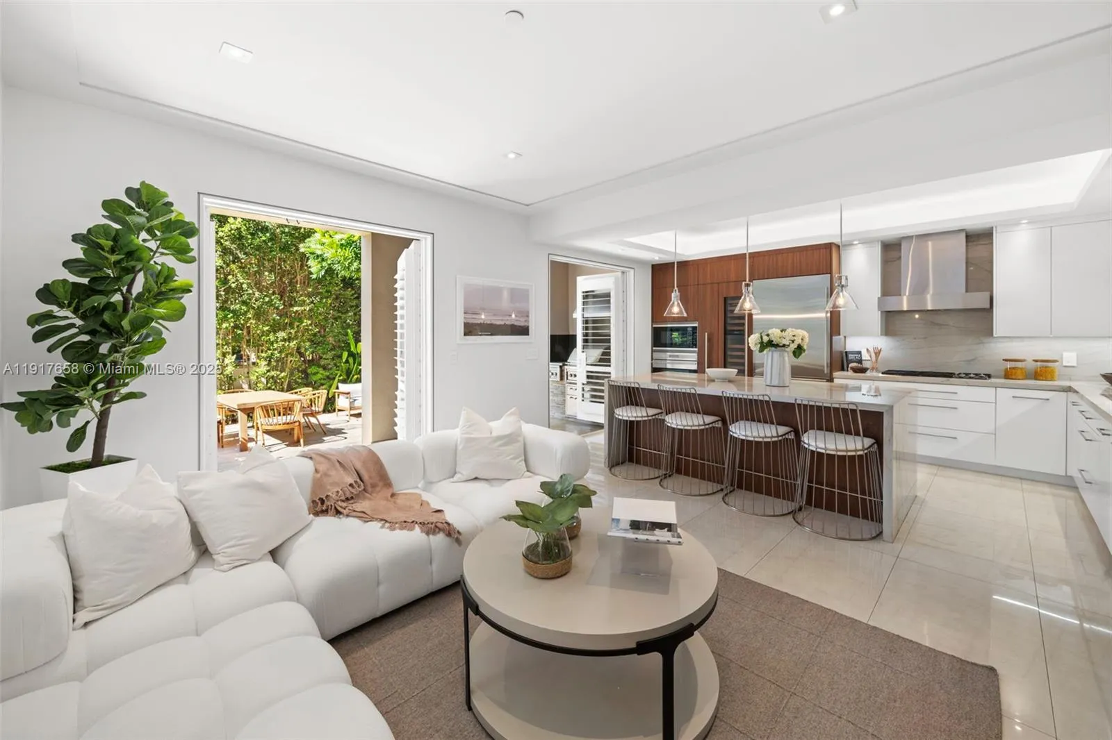 Miami, Florida 33143, United States, 3 Bedrooms Bedrooms, ,5 BathroomsBathrooms,Residential,Active,247049