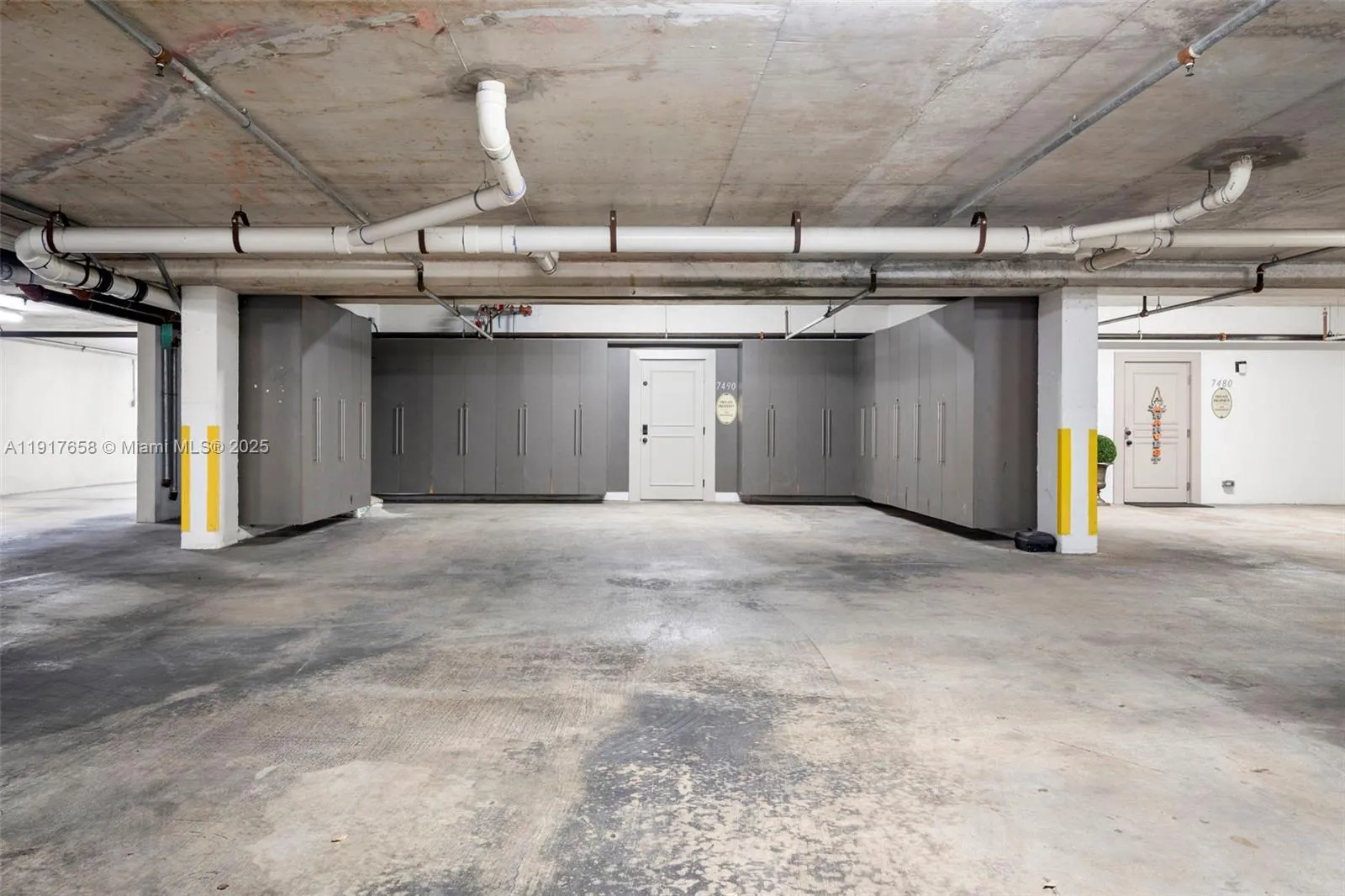 Miami, Florida 33143, United States, 3 Bedrooms Bedrooms, ,5 BathroomsBathrooms,Residential,Active,247049