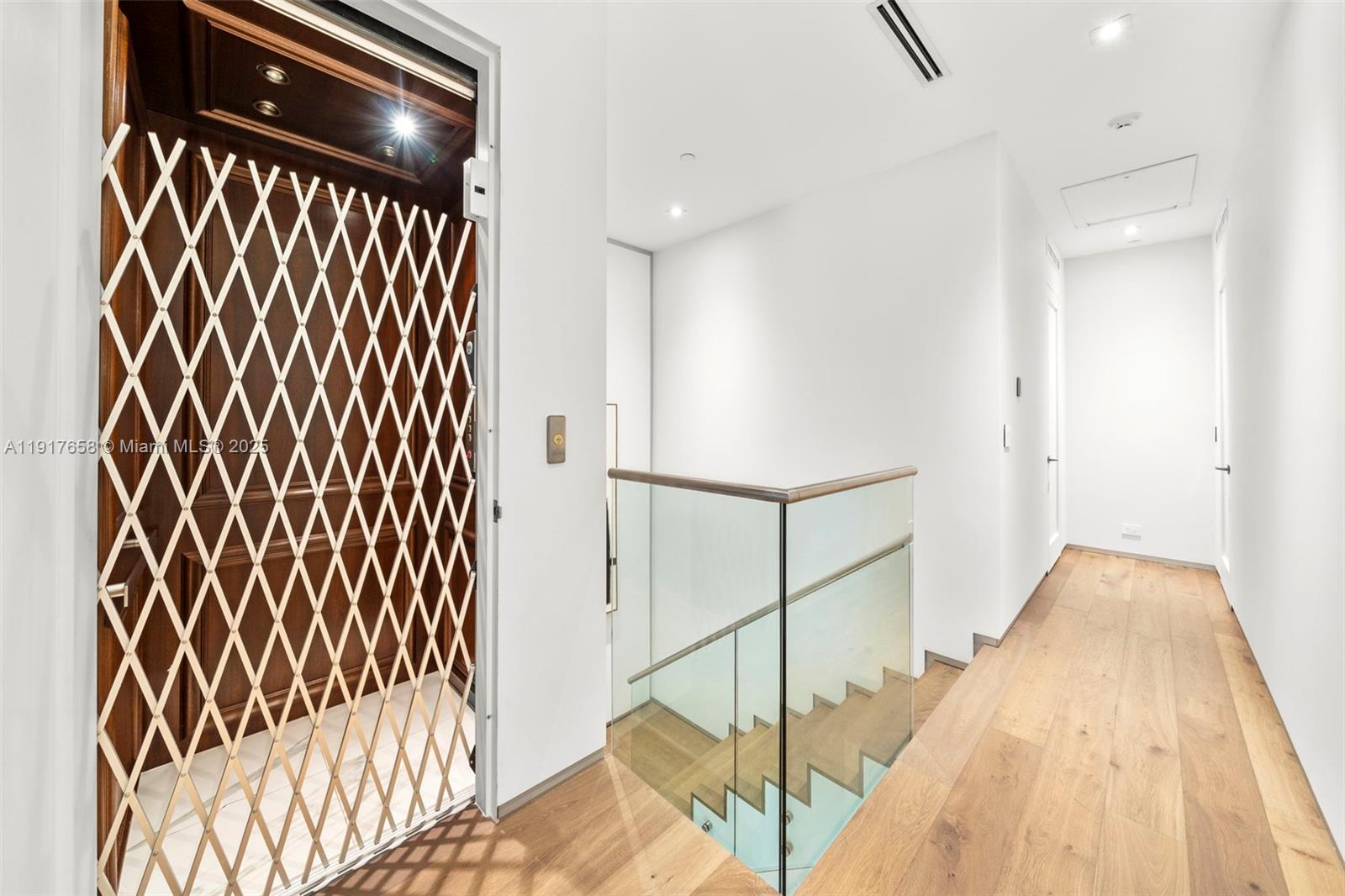 OAK LANE - Residential