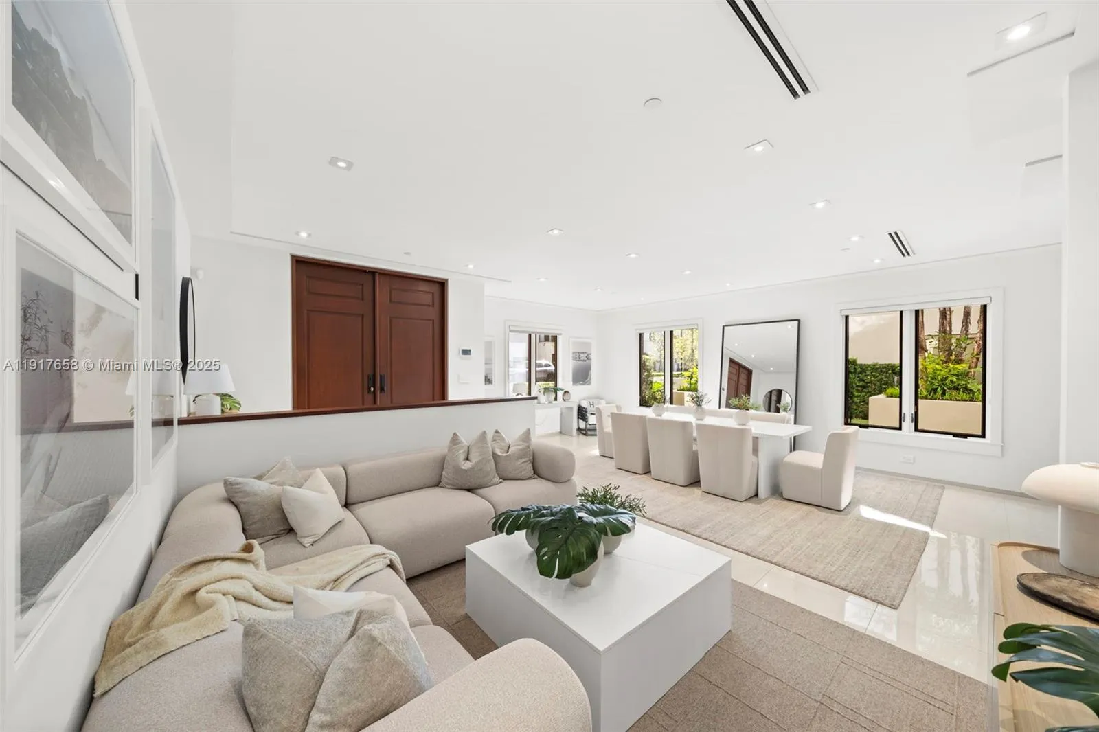 Miami, Florida 33143, United States, 3 Bedrooms Bedrooms, ,5 BathroomsBathrooms,Residential,Active,247049