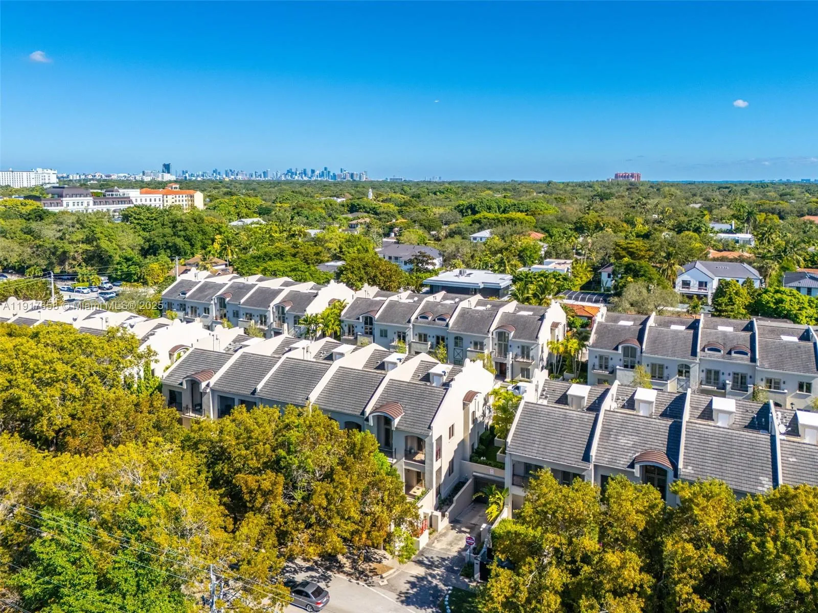 Miami, Florida 33143, United States, 3 Bedrooms Bedrooms, ,5 BathroomsBathrooms,Residential,Active,247049