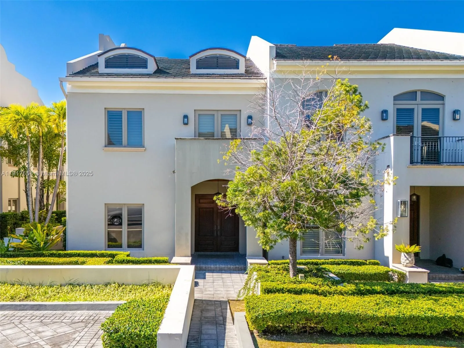 Miami, Florida 33143, United States, 3 Bedrooms Bedrooms, ,5 BathroomsBathrooms,Residential,Active,247049