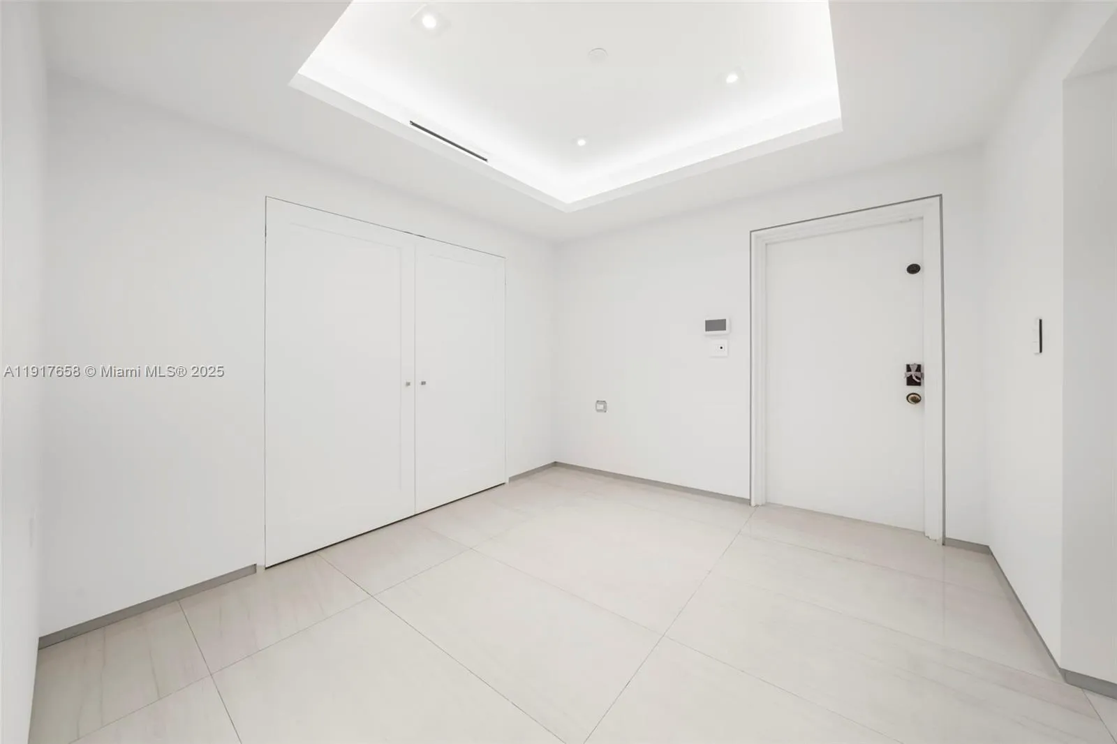 Miami, Florida 33143, United States, 3 Bedrooms Bedrooms, ,5 BathroomsBathrooms,Residential,Active,247049