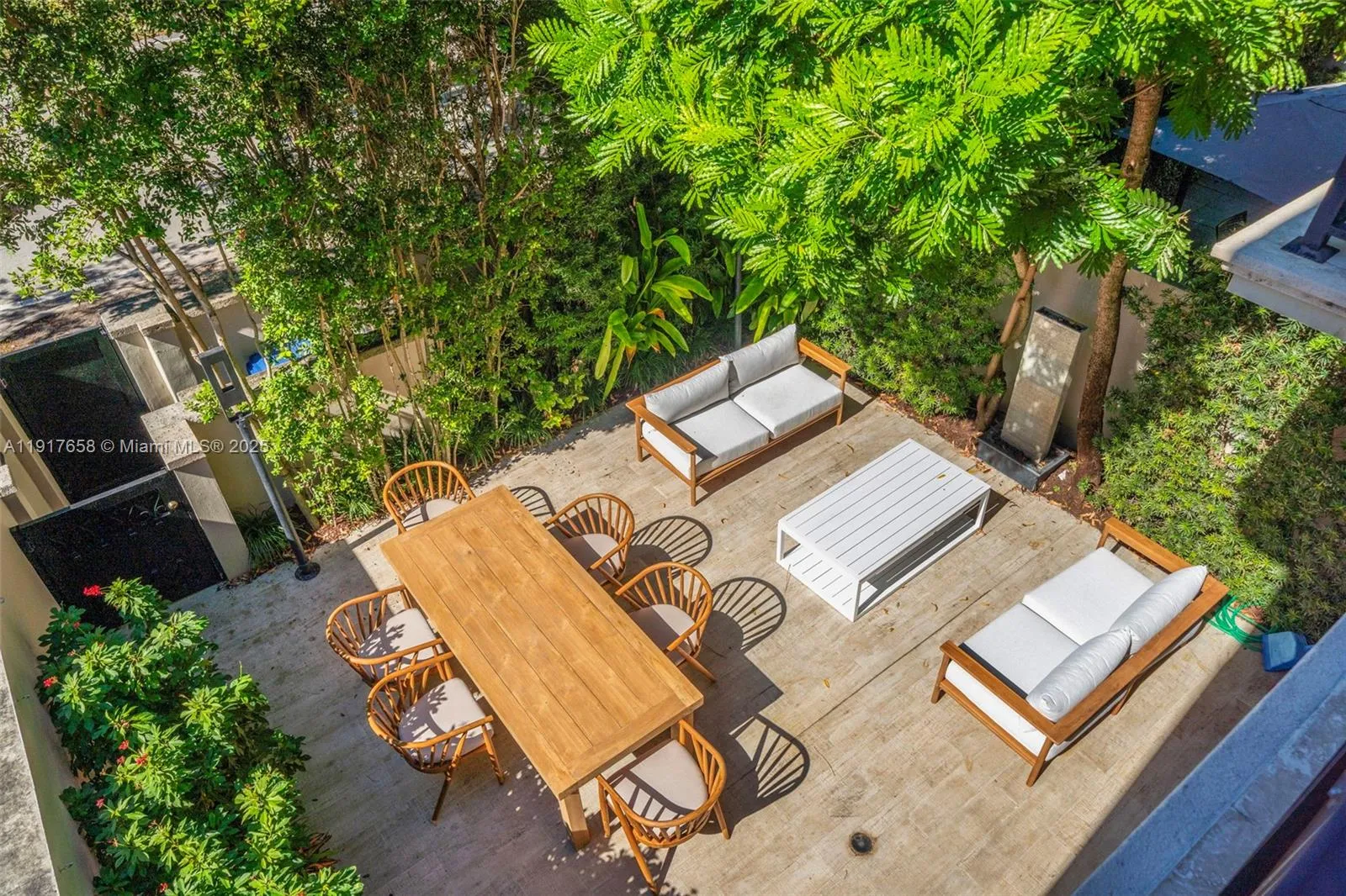 Miami, Florida 33143, United States, 3 Bedrooms Bedrooms, ,5 BathroomsBathrooms,Residential,Active,247049