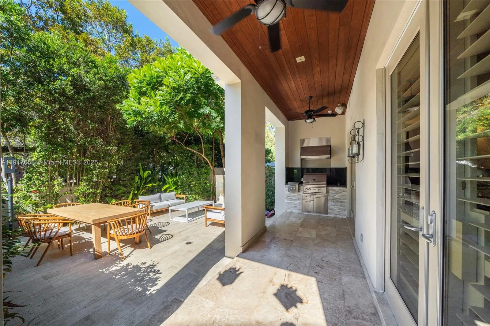 Miami, Florida 33143, United States, 3 Bedrooms Bedrooms, ,5 BathroomsBathrooms,Residential,Active,247049