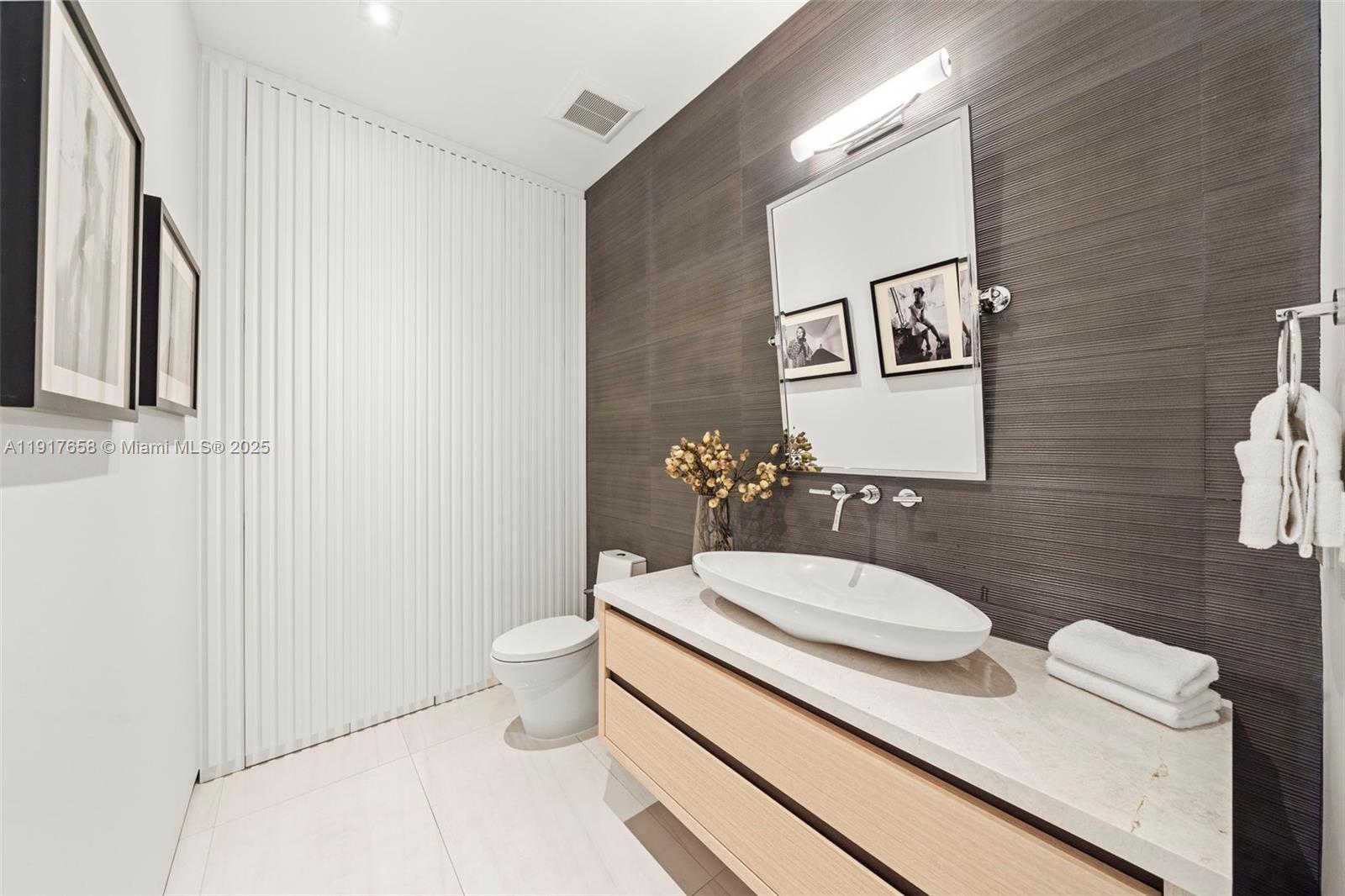 OAK LANE - Residential