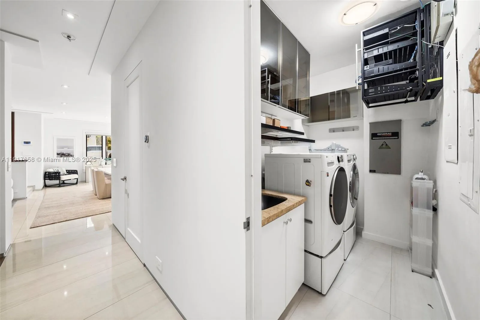 Miami, Florida 33143, United States, 3 Bedrooms Bedrooms, ,5 BathroomsBathrooms,Residential,Active,247049