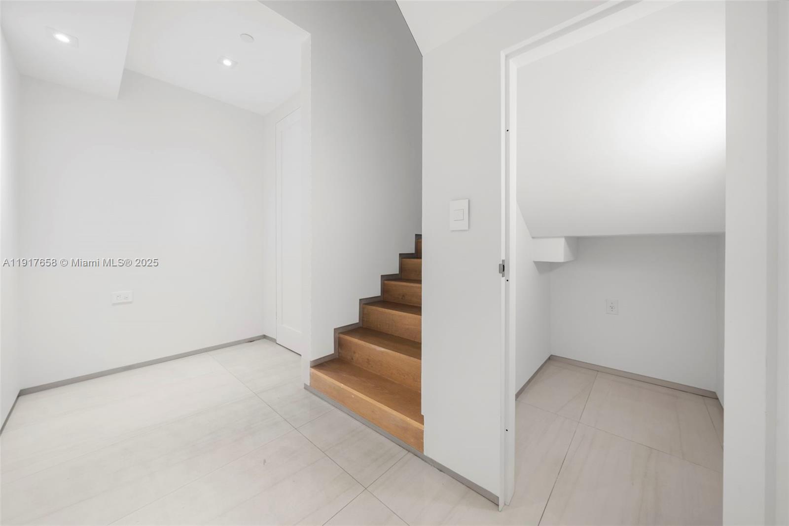 OAK LANE - Residential