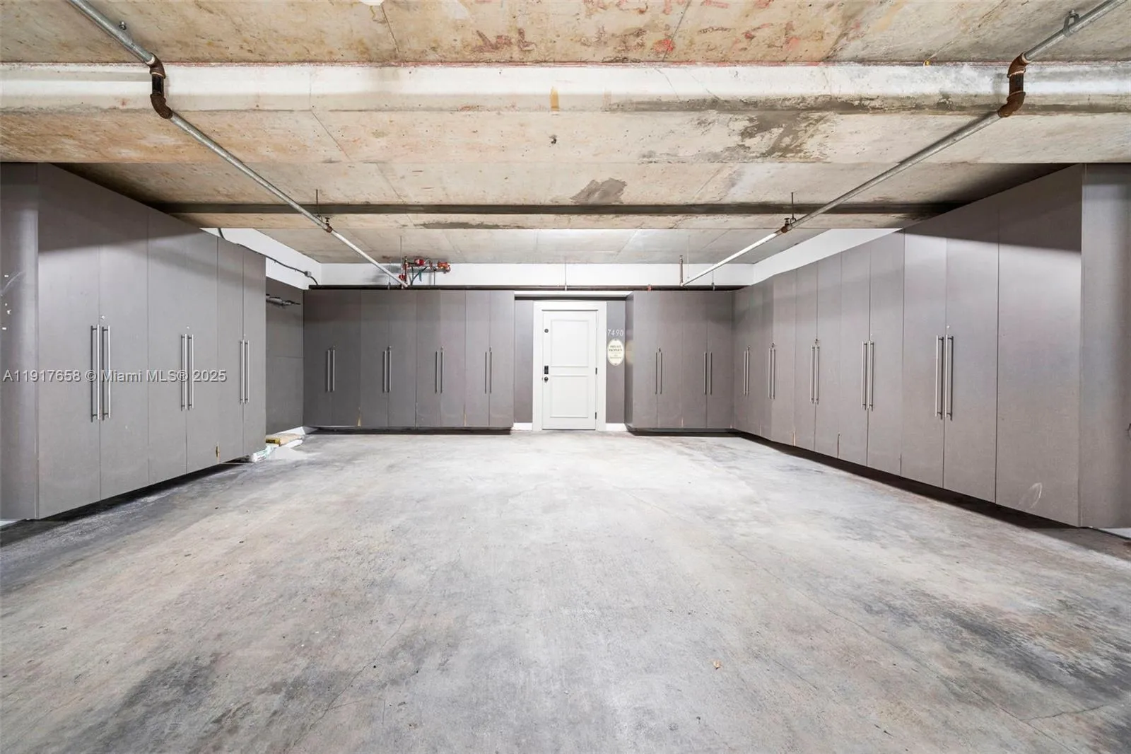 Miami, Florida 33143, United States, 3 Bedrooms Bedrooms, ,5 BathroomsBathrooms,Residential,Active,247049