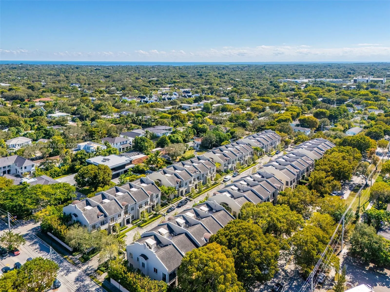 Miami, Florida 33143, United States, 3 Bedrooms Bedrooms, ,5 BathroomsBathrooms,Residential,Active,247049