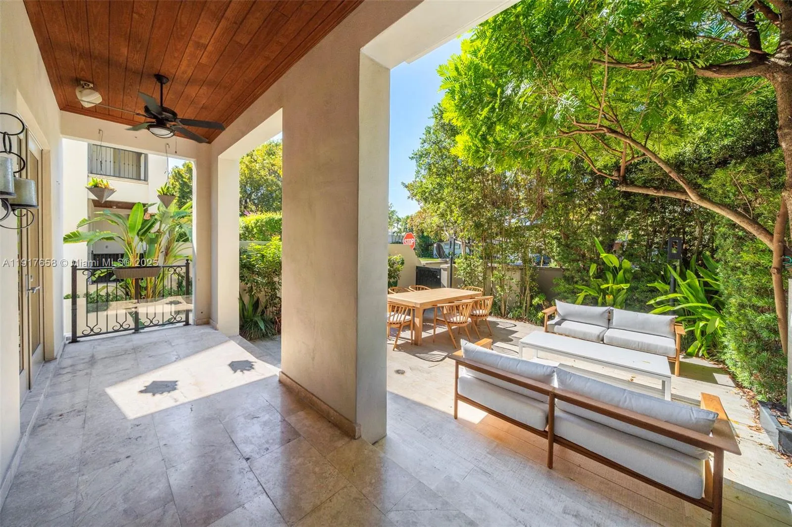 Miami, Florida 33143, United States, 3 Bedrooms Bedrooms, ,5 BathroomsBathrooms,Residential,Active,247049