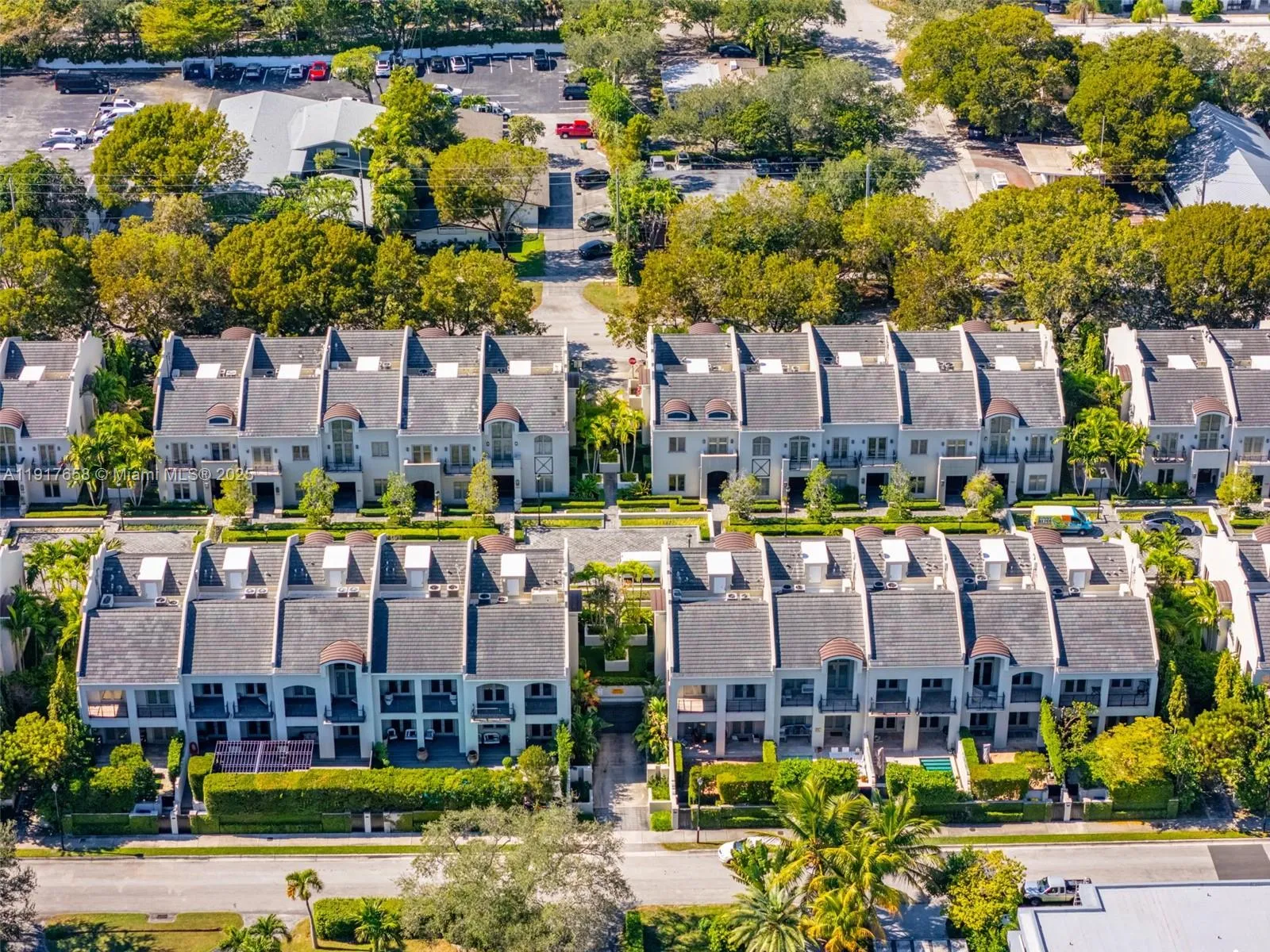 Miami, Florida 33143, United States, 3 Bedrooms Bedrooms, ,5 BathroomsBathrooms,Residential,Active,247049