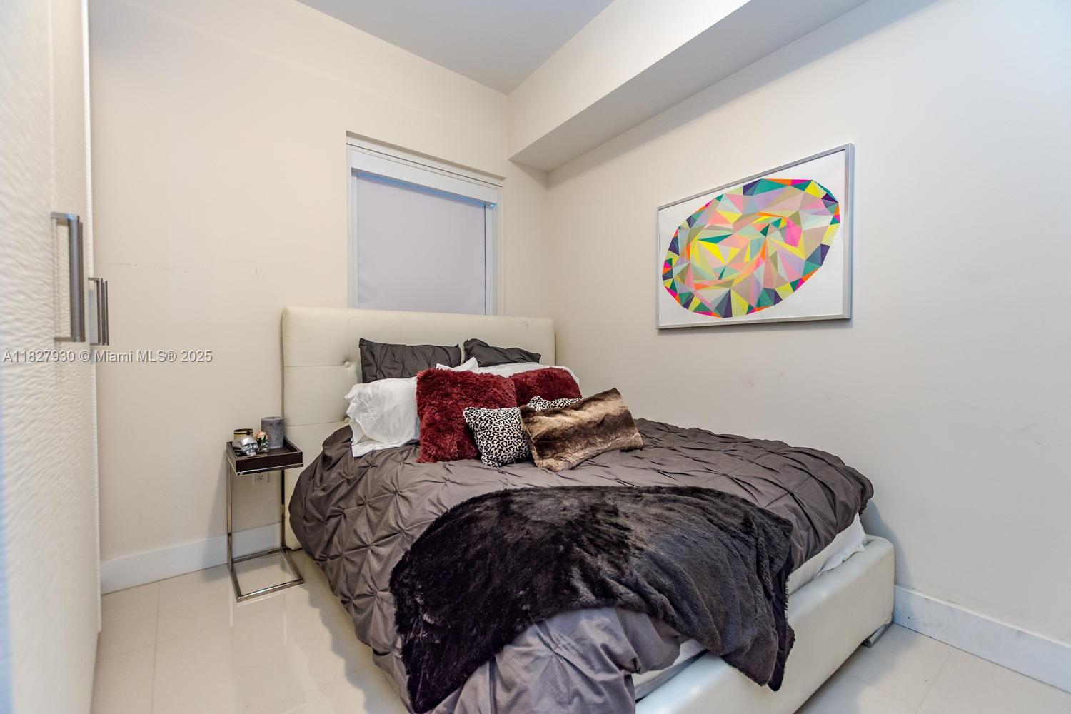 PARAMOUNT BAY - Residential