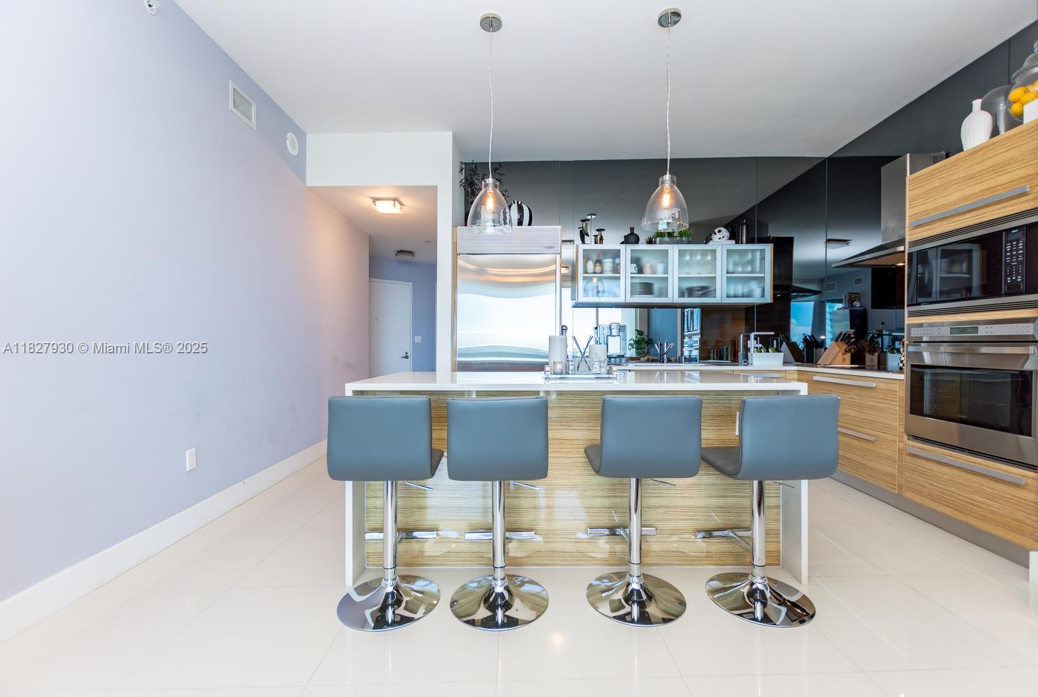 2020 N Bayshore Dr 2005