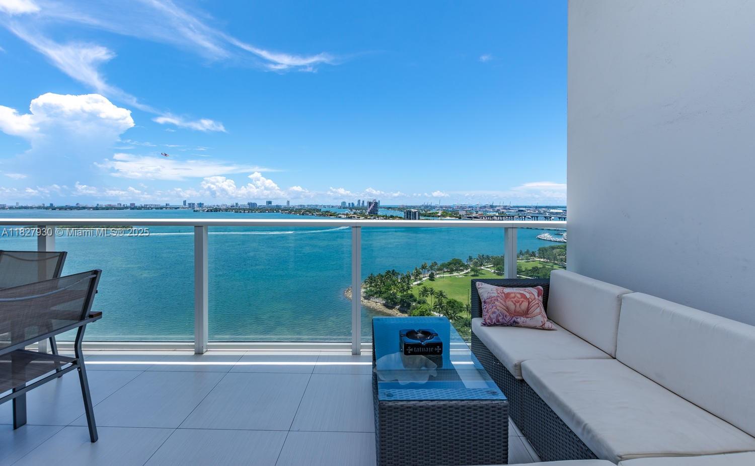 PARAMOUNT BAY - Residential