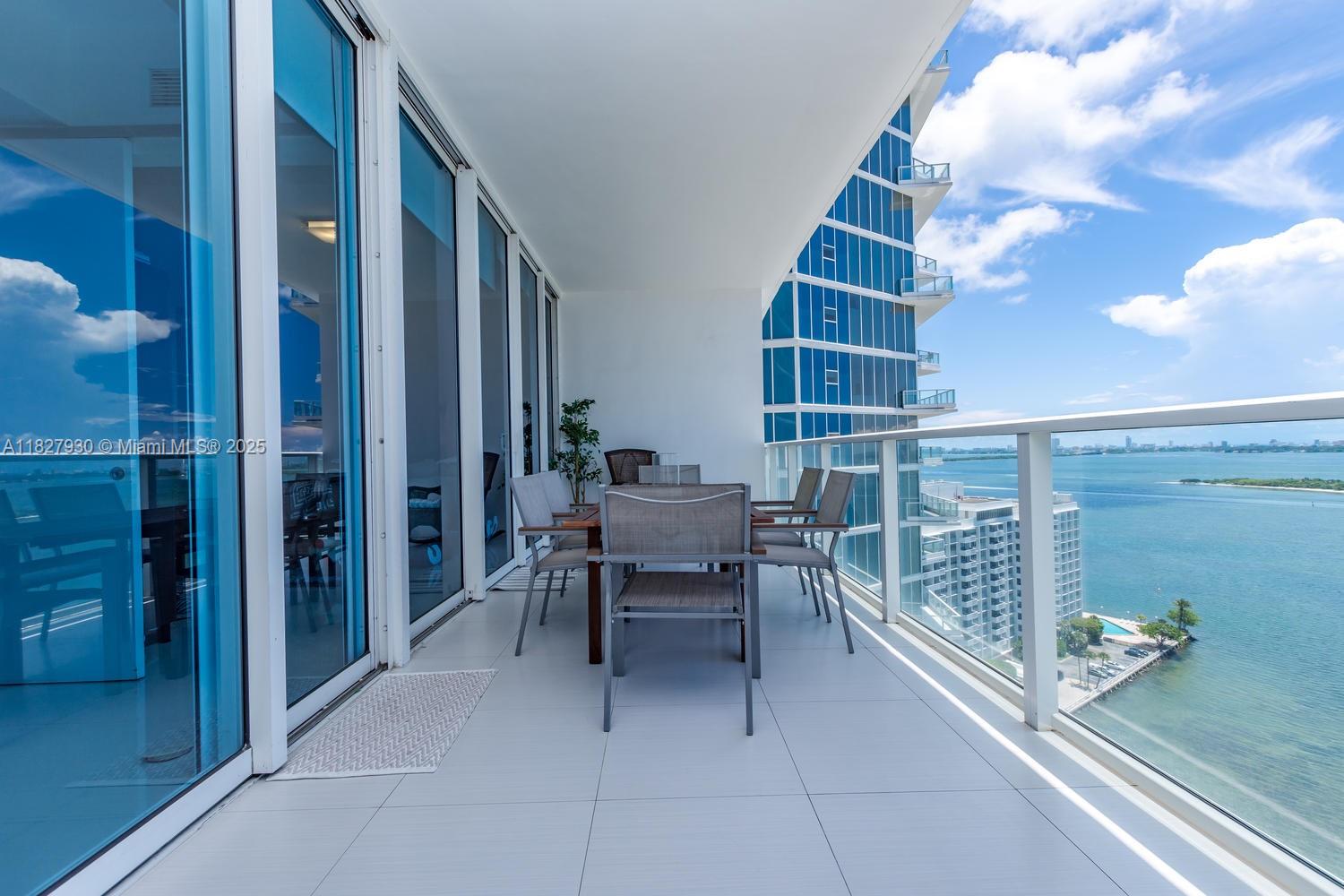 PARAMOUNT BAY - Residential