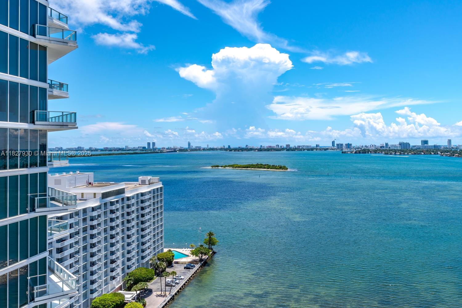 PARAMOUNT BAY - Residential