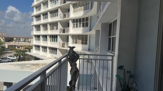 IMPERIAL TOWERS NORTH CON - Residential