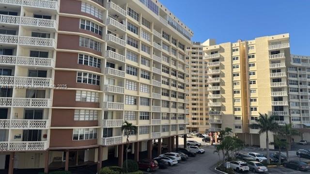 IMPERIAL TOWERS NORTH CON - Residential