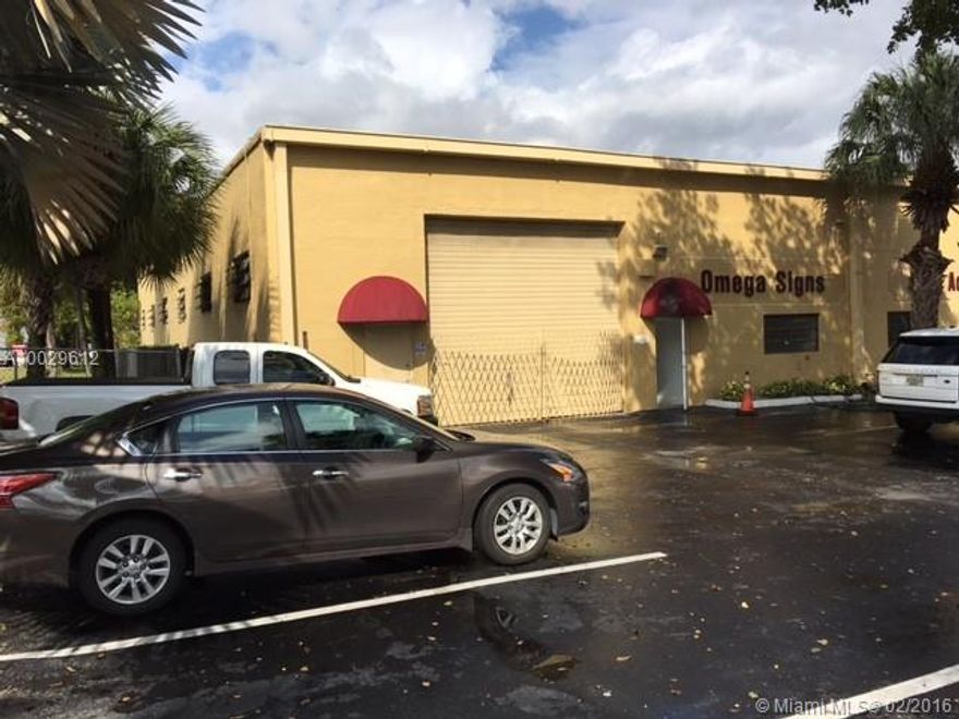 EXCELLENT OPPORTUNITY TO RELOCATE YOUR COMPANY TO THIS FANTASTIC LOCATION. JUST ONE BLOCK AWAY FROM THE PALMETTO EXPRESSWAY AND JUST A FEW BLOCKS FROM THE AIRPORT. PROPERTY HAS A LOT OF OFFICE SPACE (1000 SQF) PLENTY OF PARKING 8 ASSIGNED SPACES PLUS SECURITY PARK WITH GUARD GATED CONTROL. CORNER UNIT HAS PLENTY OF POTENTIAL FOR ANY MID SIZE COMPANY. 3 PHASE ELECTRICAL AVAILABLE FOR HIGH VOLTAGES EQUIPMENT MAKES THIS ONE OF A KIND.