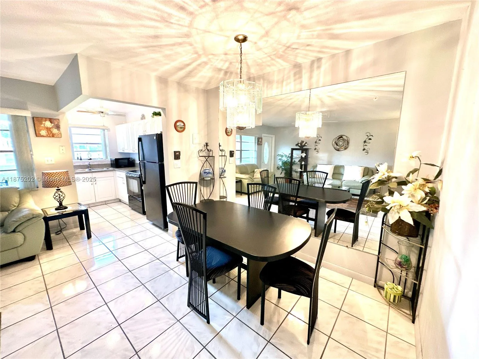 Hollywood, Florida 33021, United States, 1 Bedroom Bedrooms, ,2 BathroomsBathrooms,Residential,Active,210344