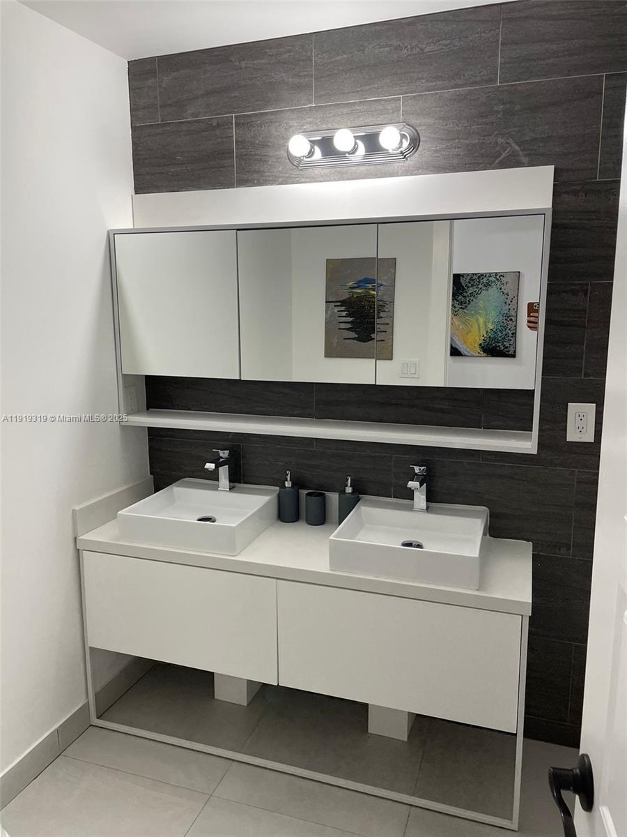 REVISED PLAT OF CANAL GRO - Residential Lease