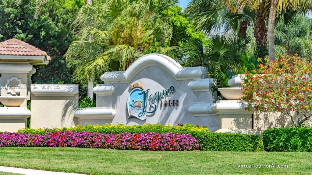 Photo of 19474 SW 67th St, Pembroke Pines, FL 33332 (MLS # A11662793)