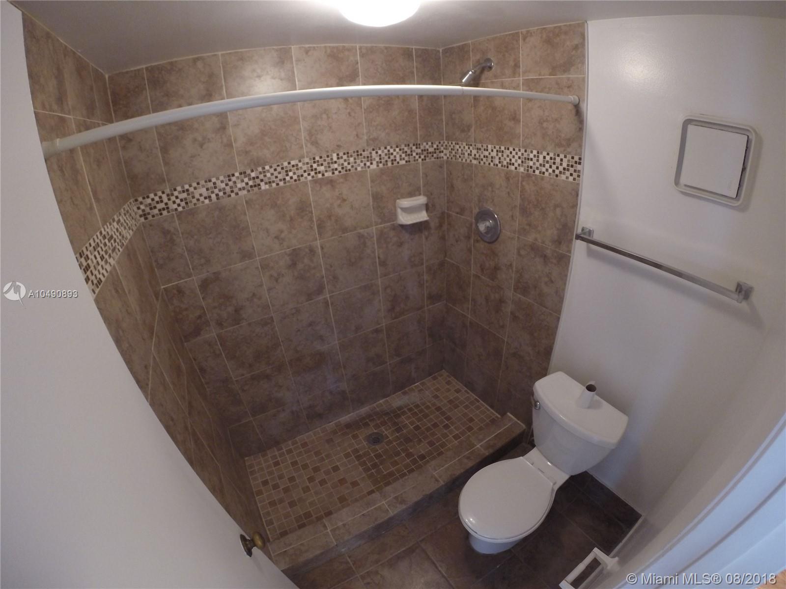 COUNTRY GARDENS CONDO - Residential