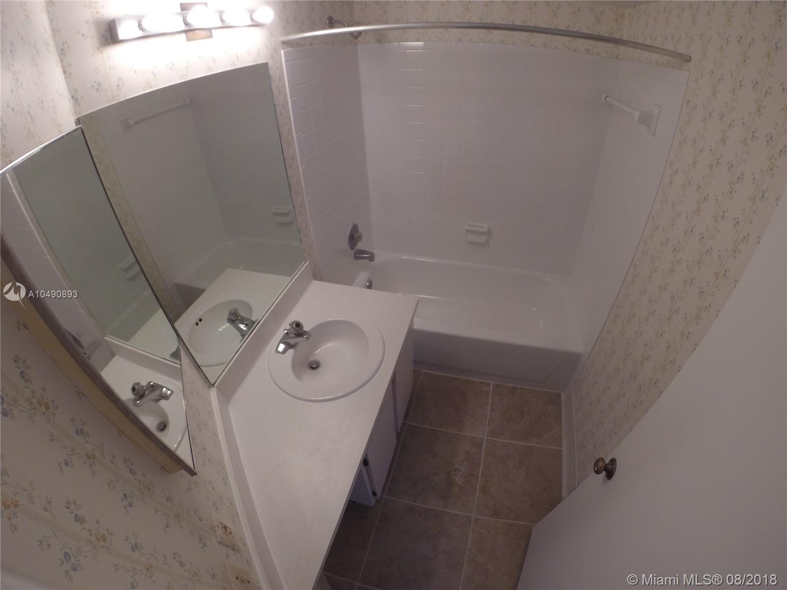 COUNTRY GARDENS CONDO - Residential