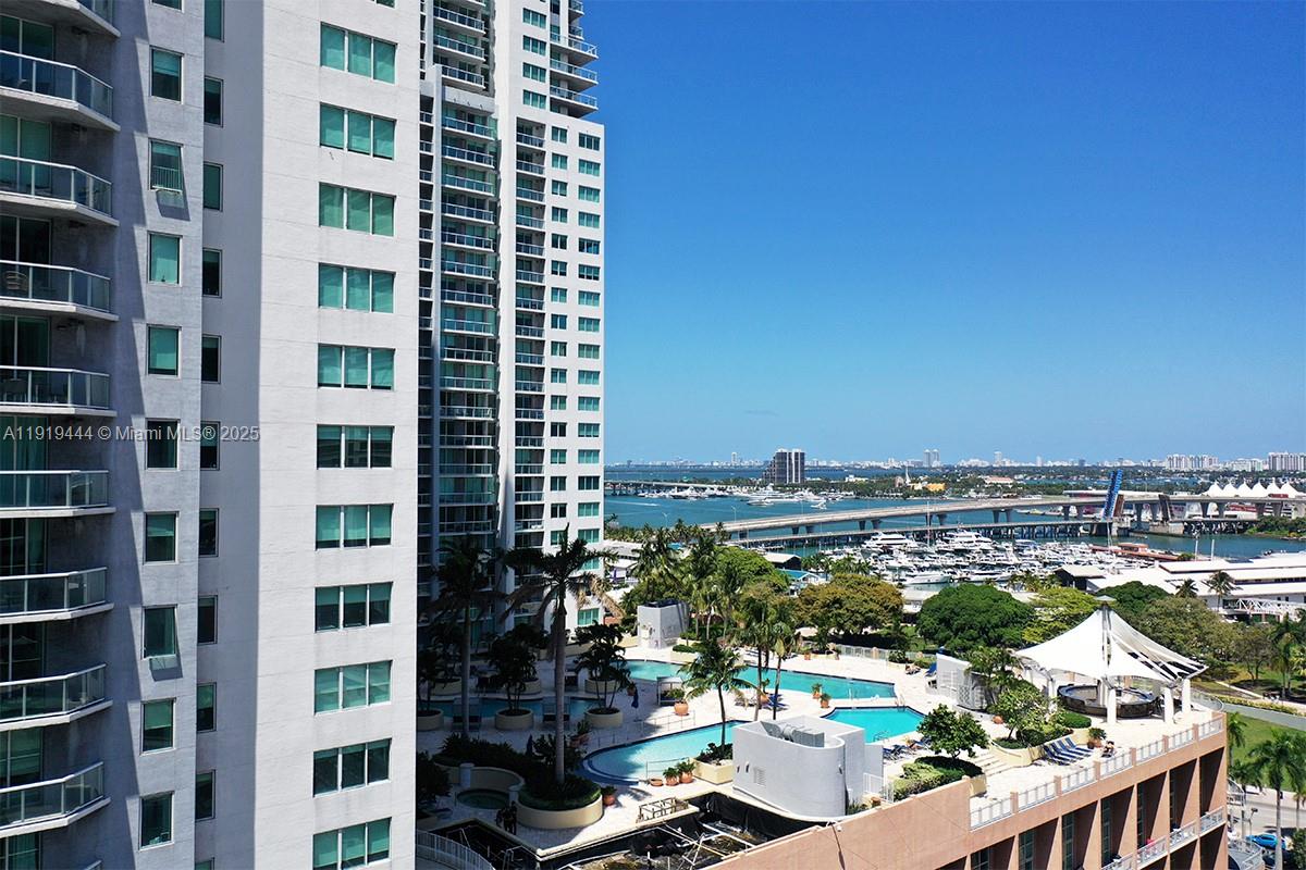 VIZCAYNE SOUTH CONDO - Residential