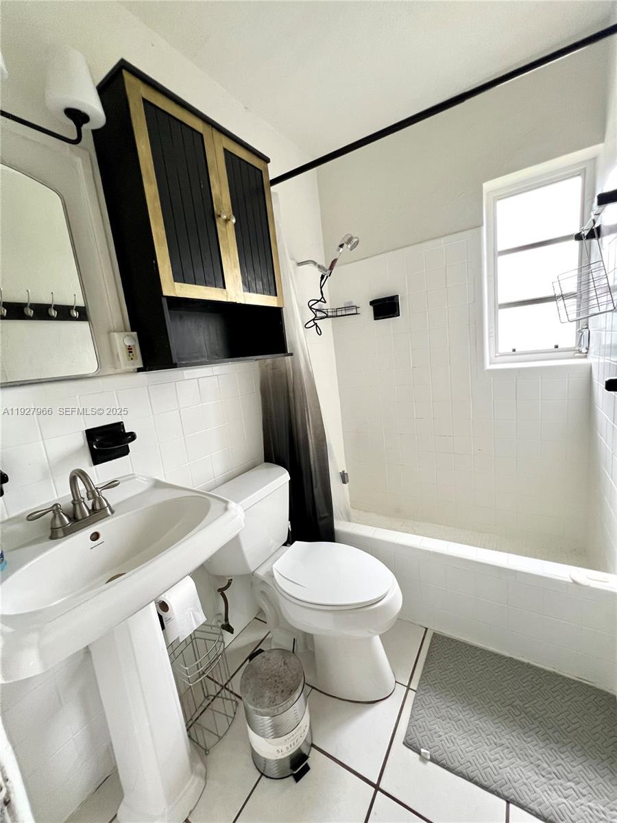 GRACEWOOD NO 4 - Residential Lease