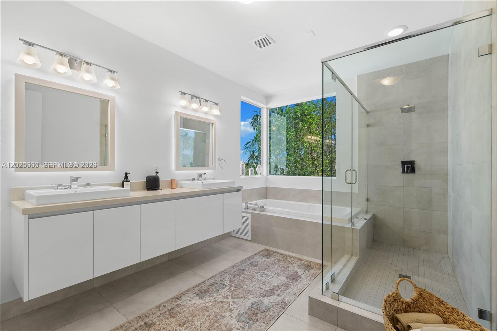 DORAL COMMONS RESIDENTIAL - Residential