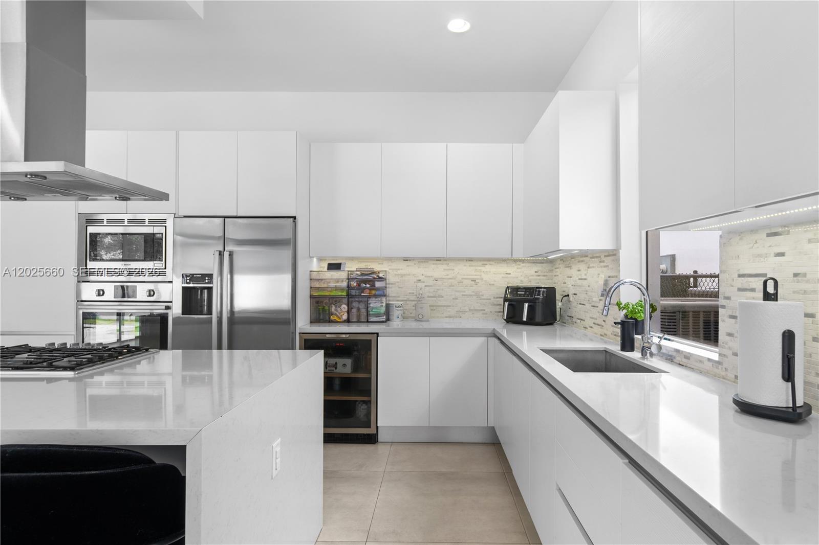 DORAL COMMONS RESIDENTIAL - Residential