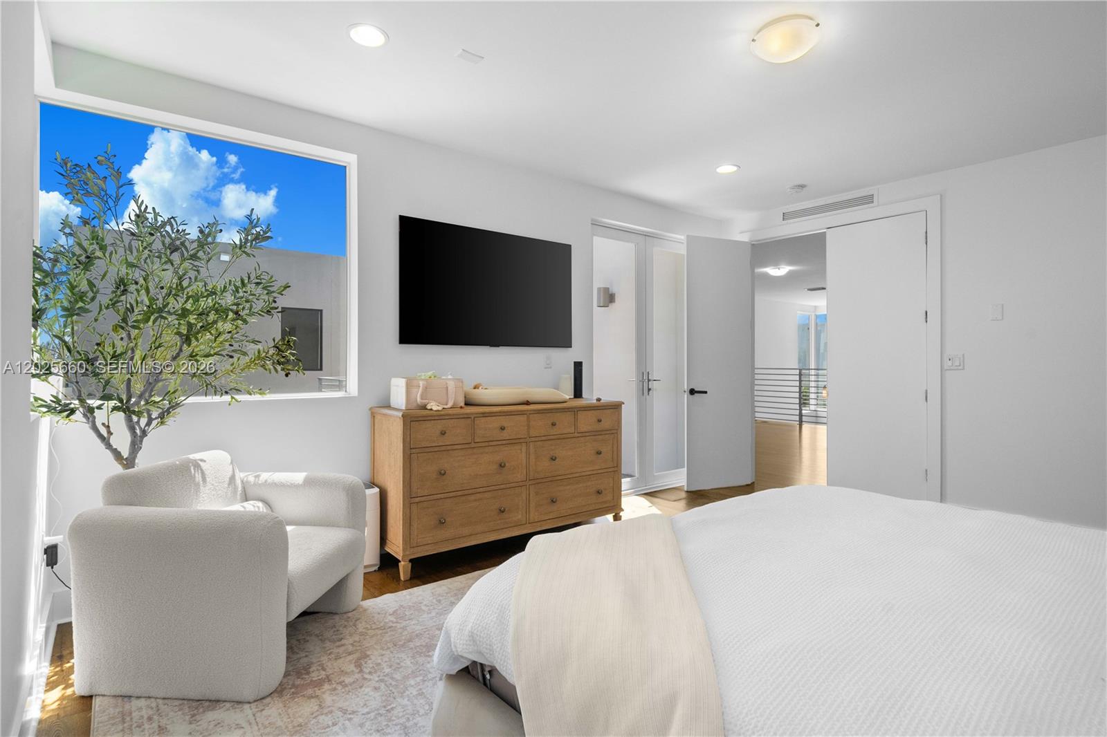 DORAL COMMONS RESIDENTIAL - Residential