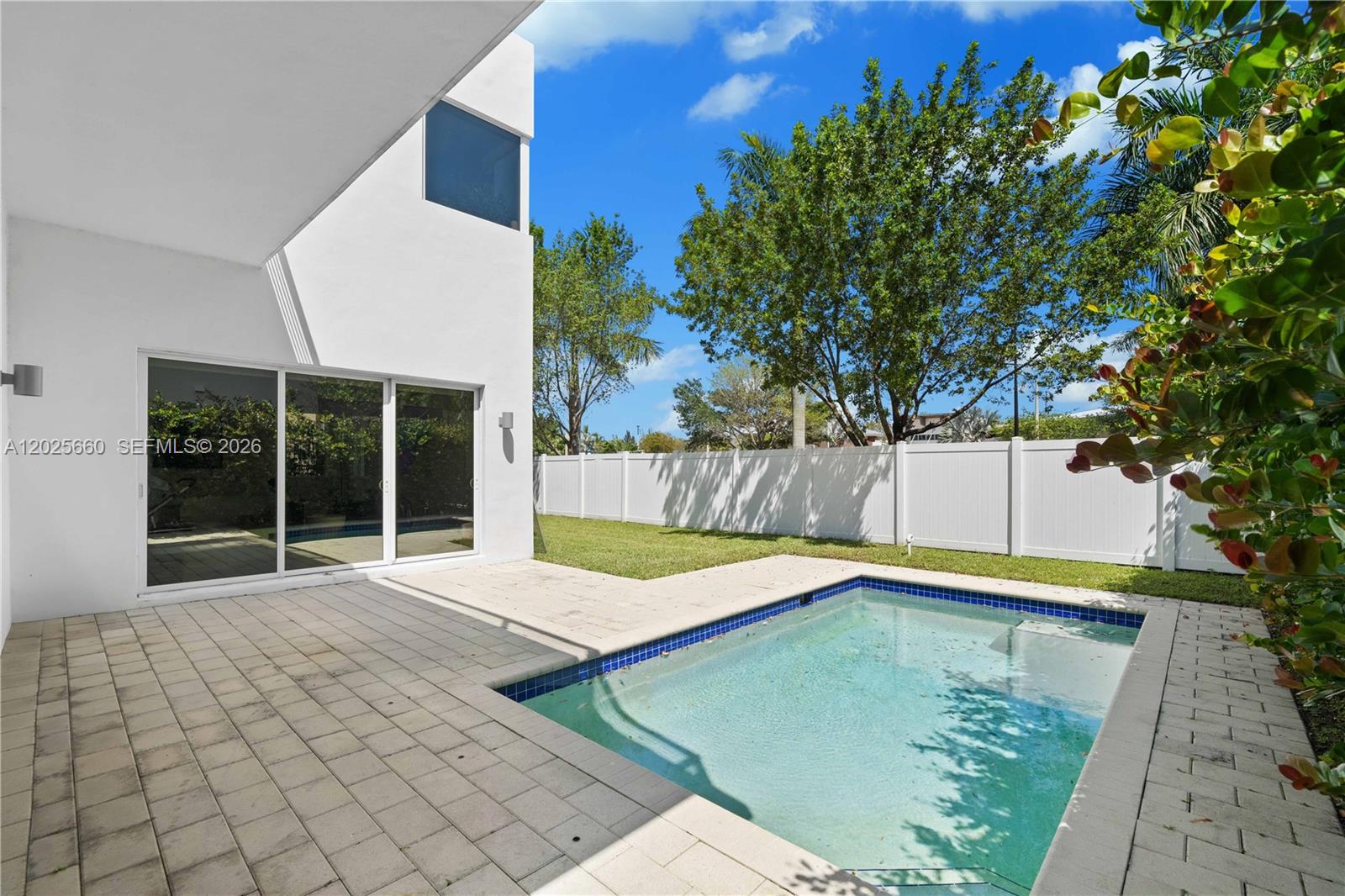 DORAL COMMONS RESIDENTIAL - Residential