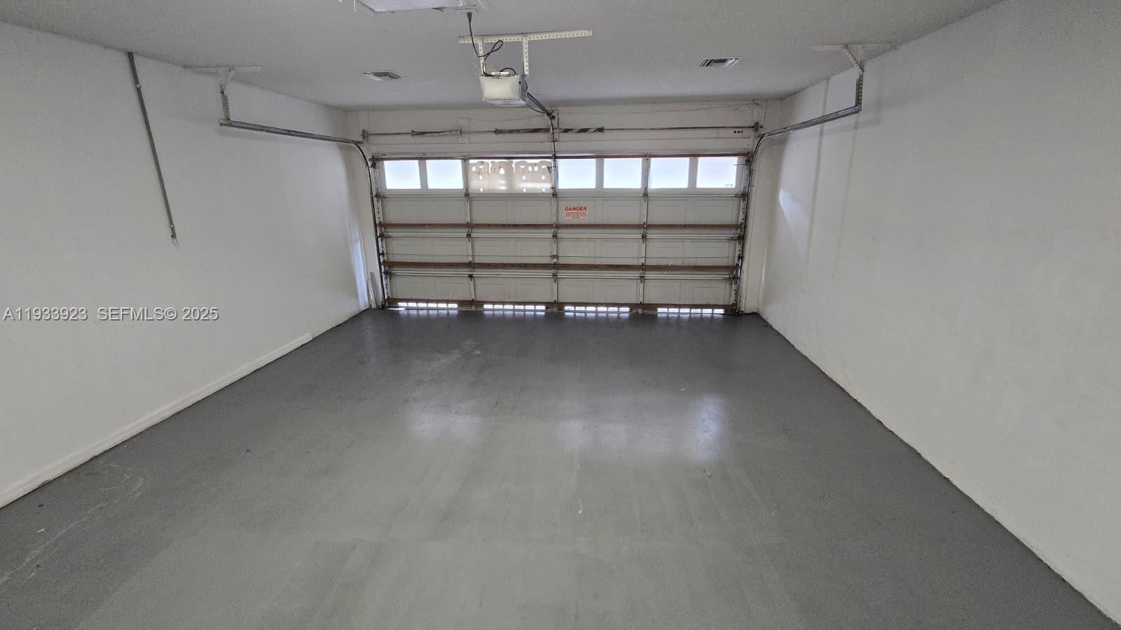 COUNTRY LAKE PARK 1ST ADD - Residential