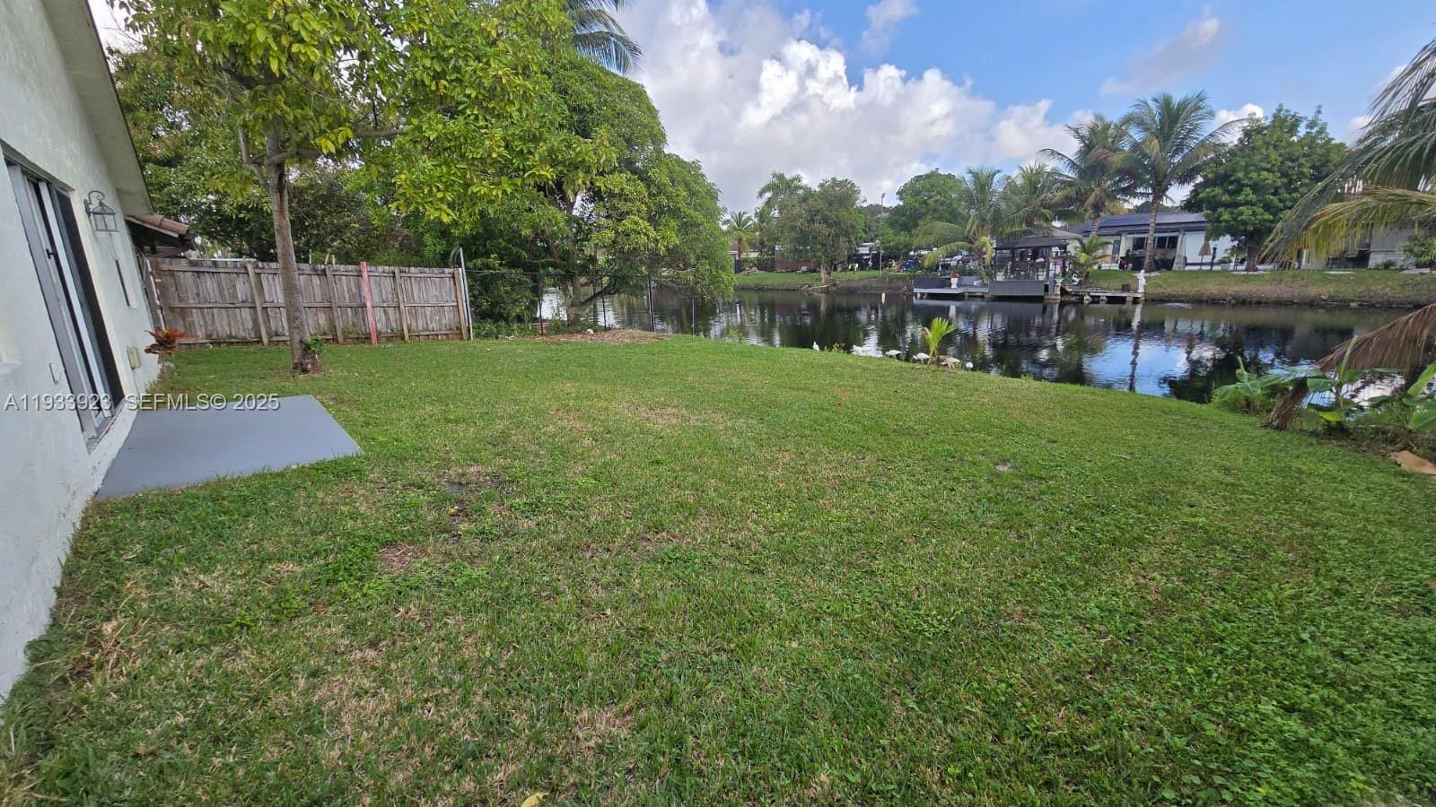 COUNTRY LAKE PARK 1ST ADD - Residential