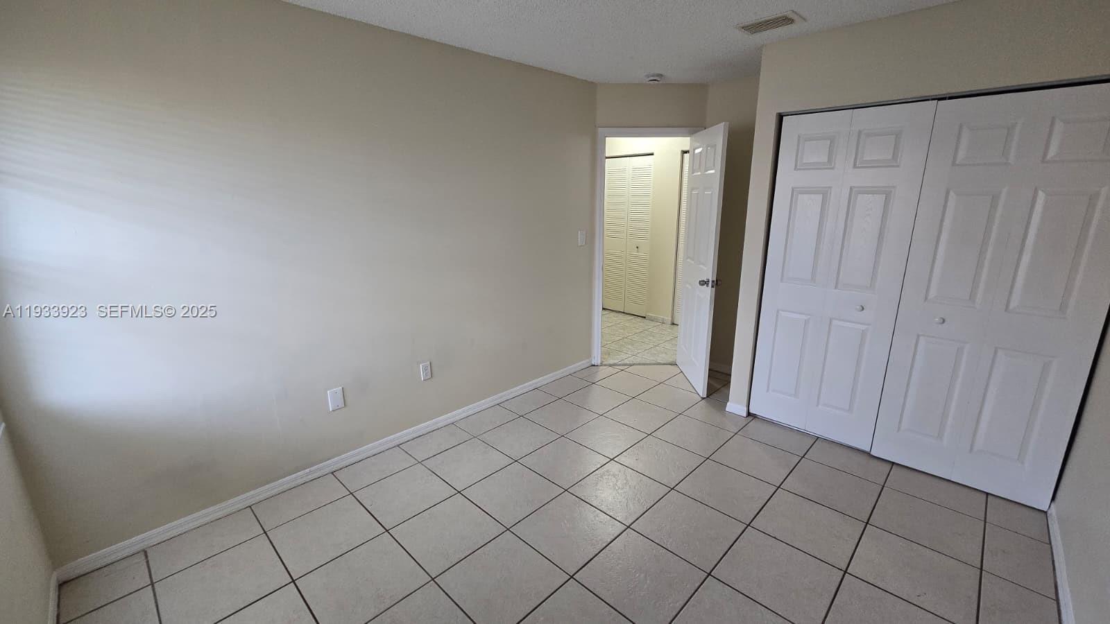 COUNTRY LAKE PARK 1ST ADD - Residential