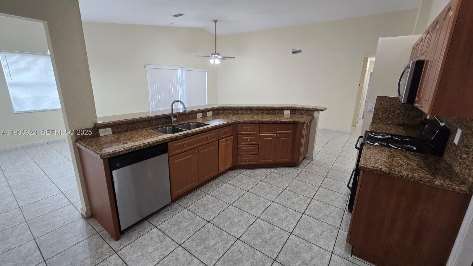 COUNTRY LAKE PARK 1ST ADD - Residential